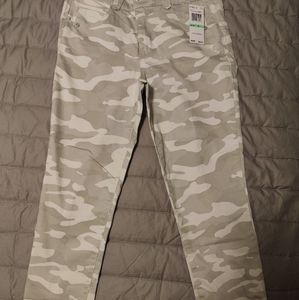 Democracy white/gray camo pants Sz 8